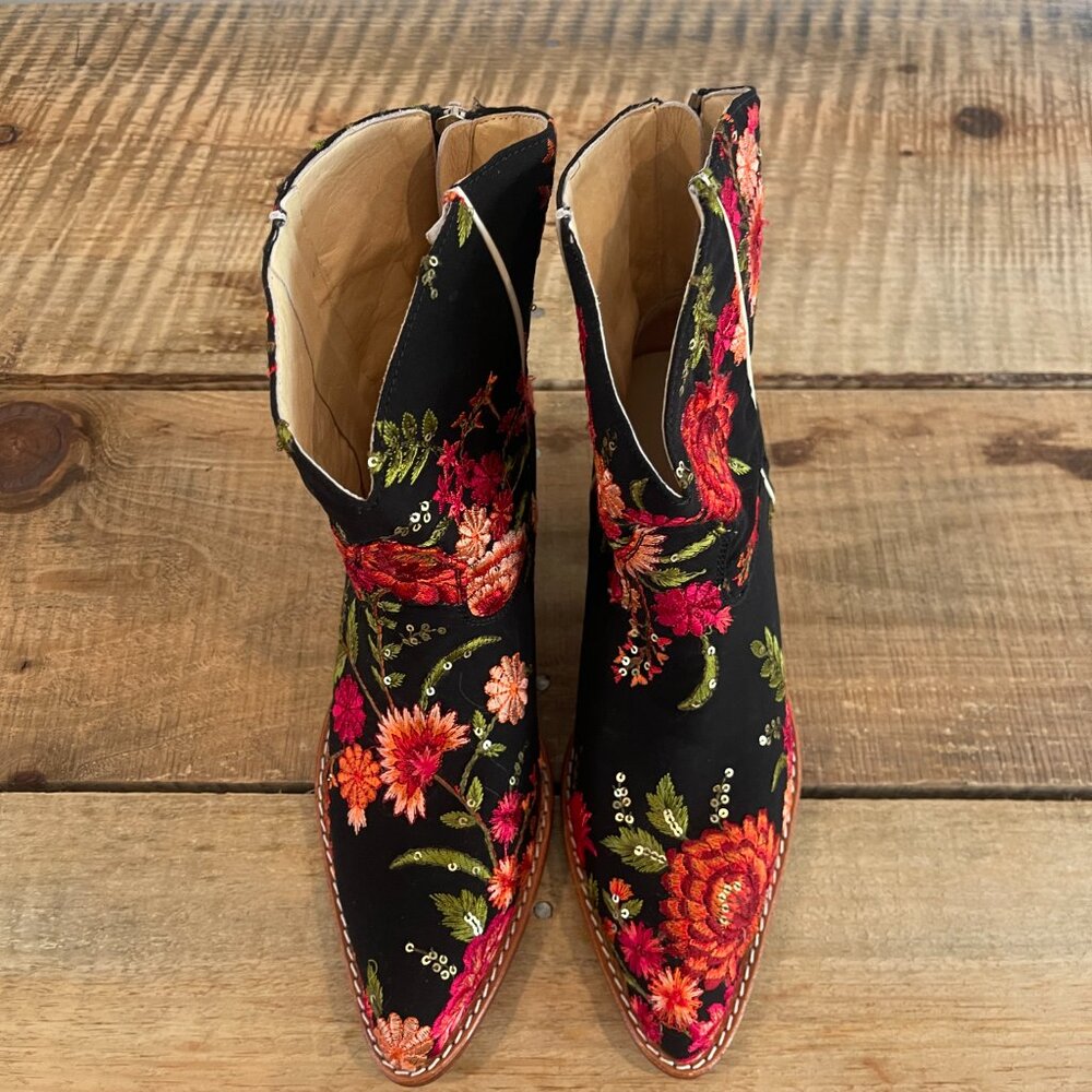 Anthropologie MOMO NEW YORK Embroidered Rose Boots NEW Size 39 - Picture 12 of 14